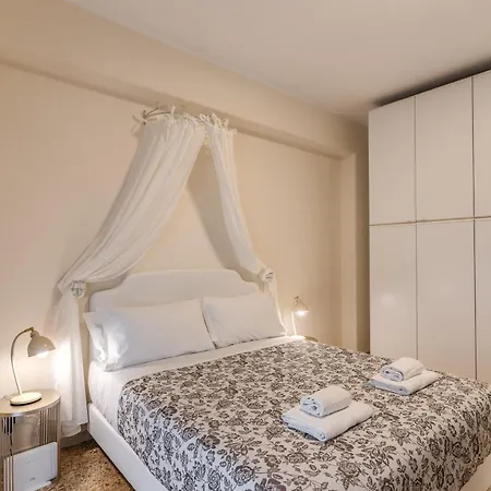 Casa Nostra Vaticano * Rom